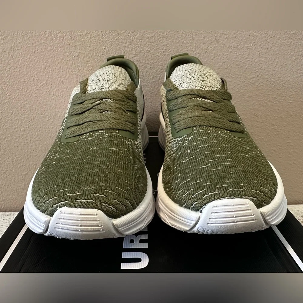 J/Slides Sneakers/Running Shoe - NIB
